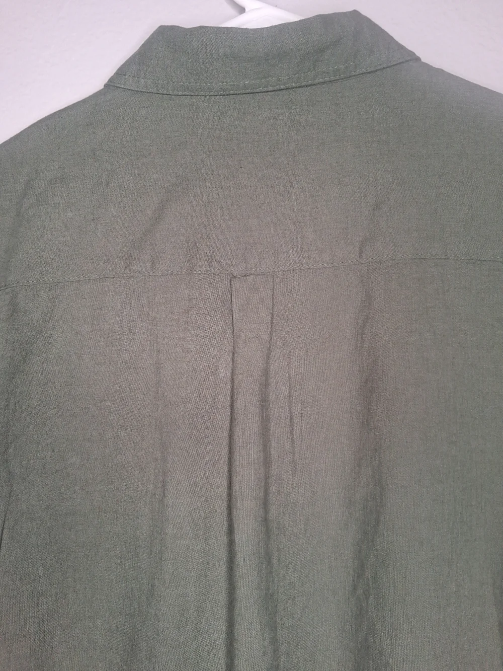 NWT Saks Fifth Avenue 3 Button  Pullover Shirt Men's  Roll Tab Sleeve Size M